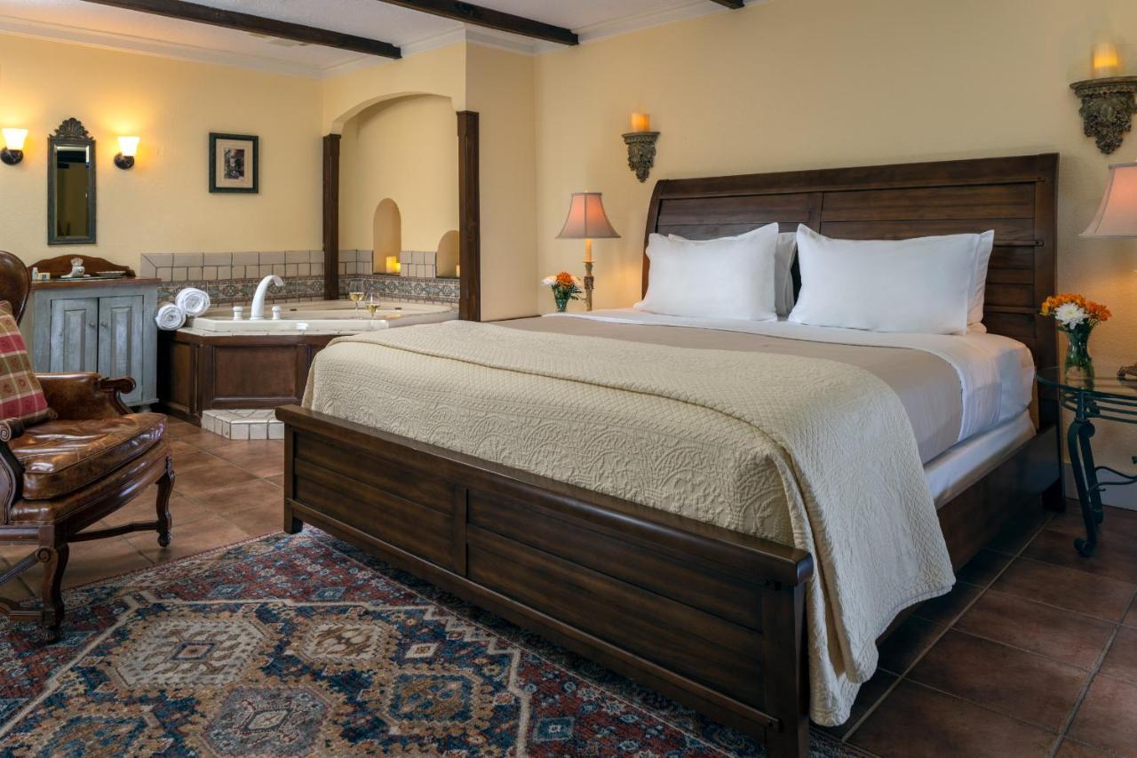 King Suite Spa Bath